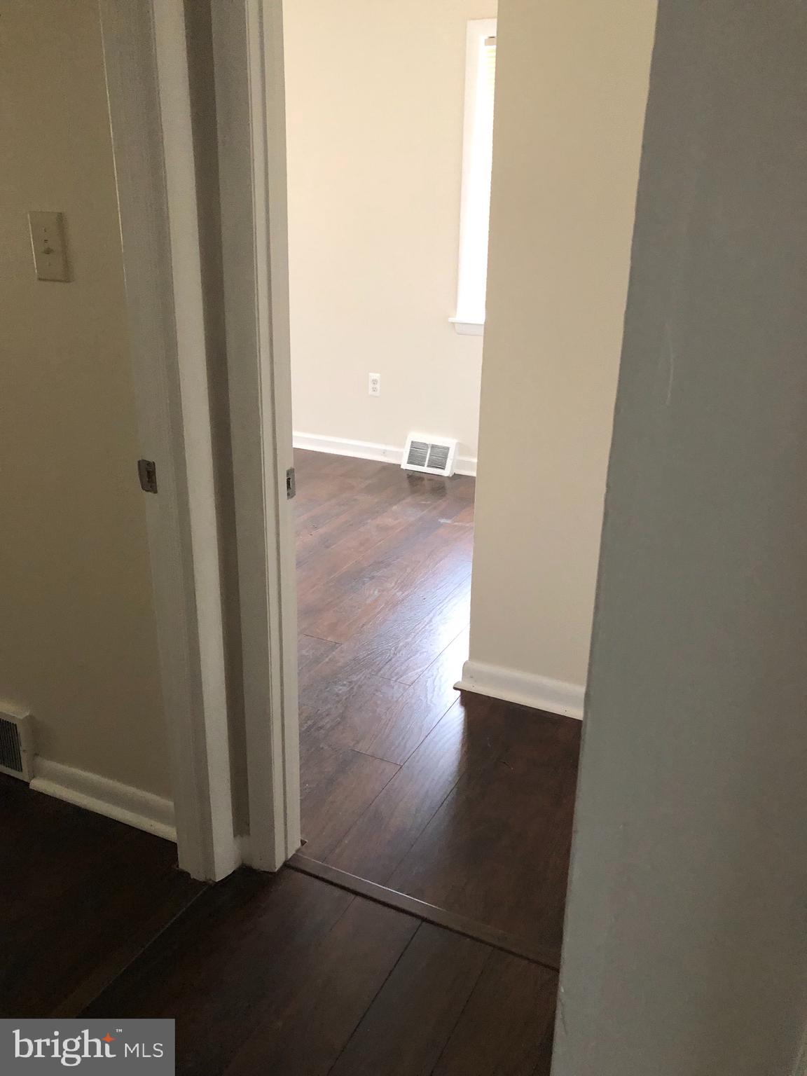 1093 Niagara Road Camden, NJ 08104 - Photo 9 of 12