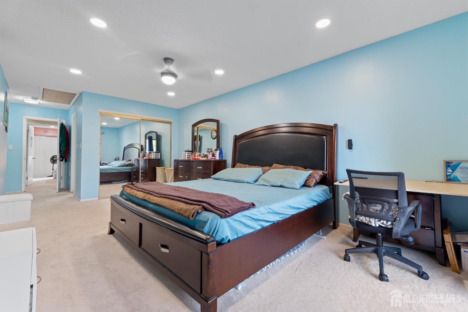 438 Westgate Drive Edison, NJ 08820 - Photo 25 of 39