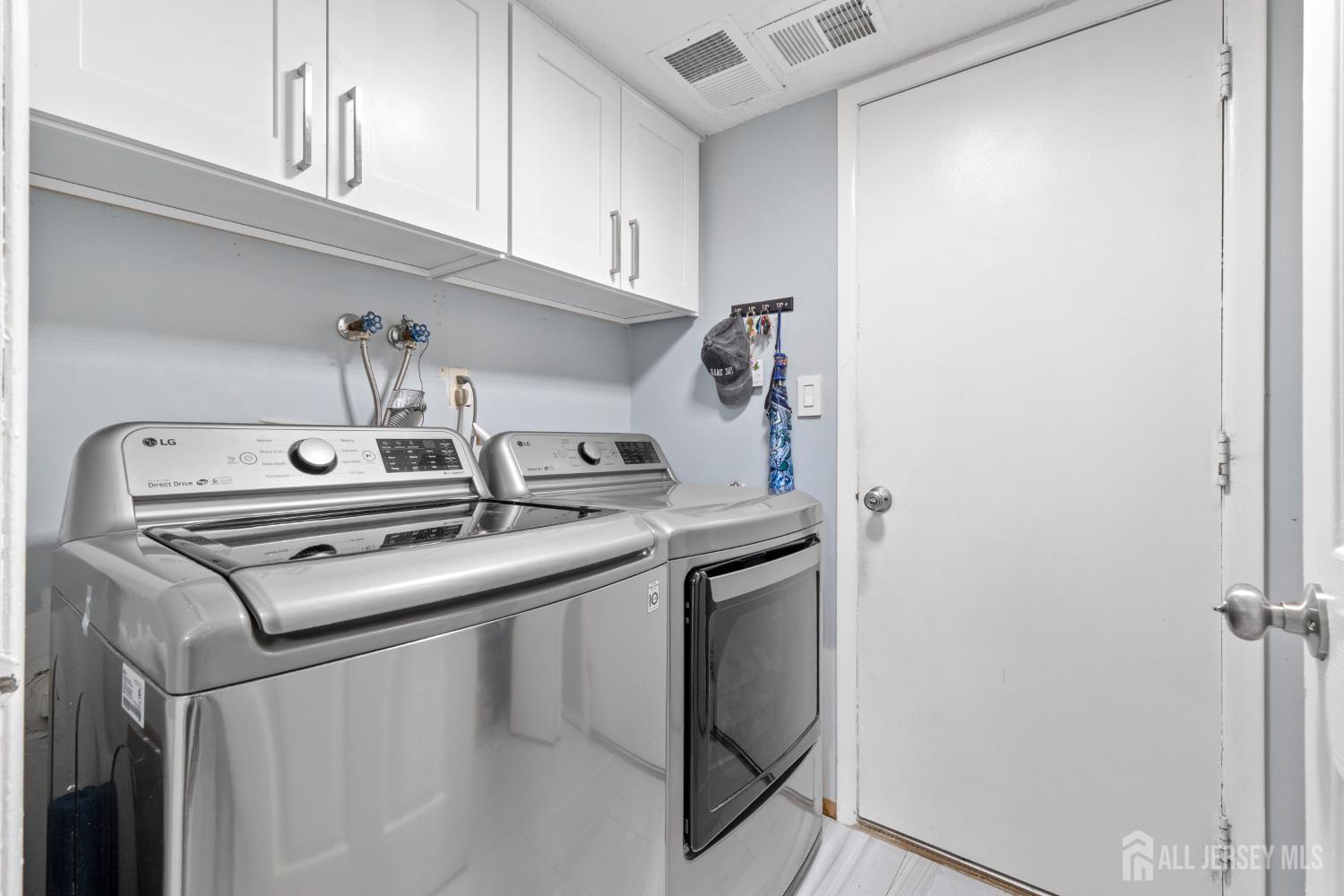 438 Westgate Drive Edison, NJ 08820 - Photo 36 of 39