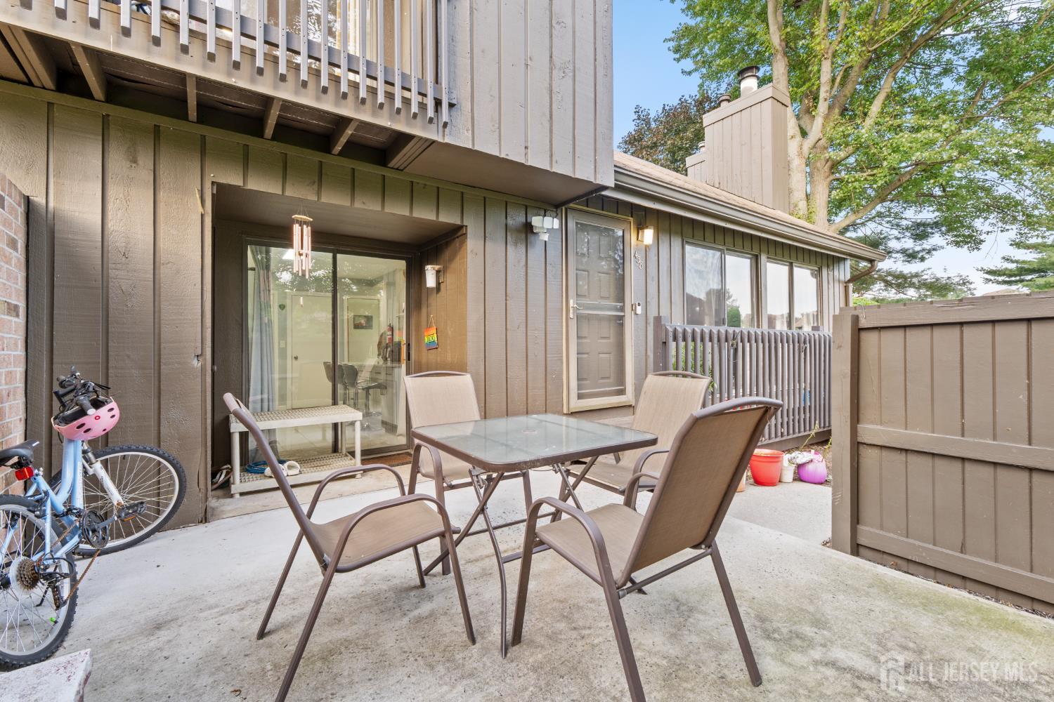 438 Westgate Drive Edison, NJ 08820 - Photo 5 of 39