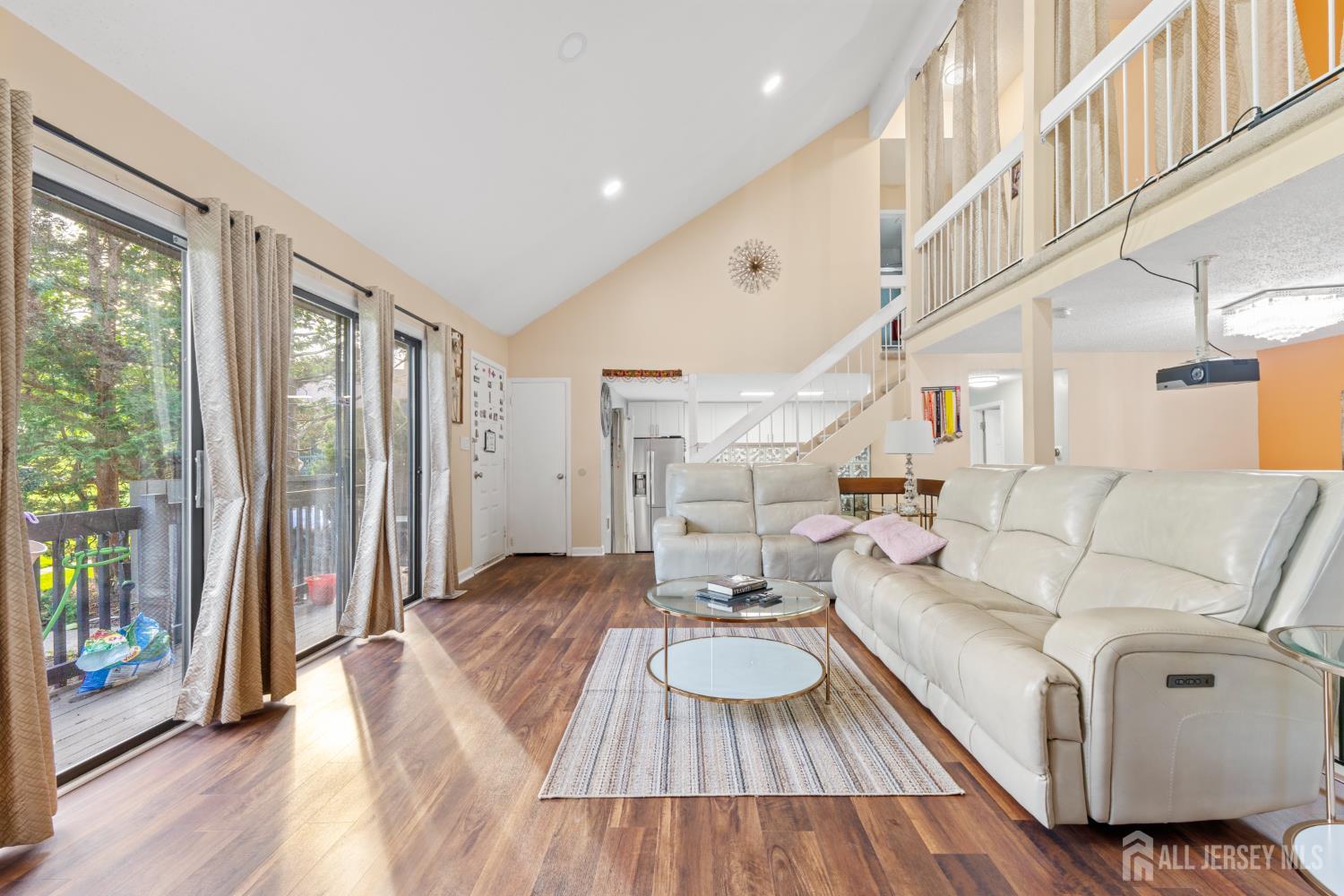 438 Westgate Drive Edison, NJ 08820 - Photo 6 of 39