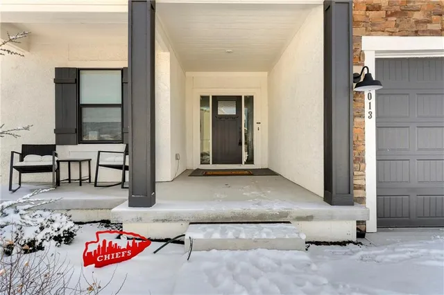 $625,000 | 19013 West 188th Terrace, Spring Hill, KS 66083