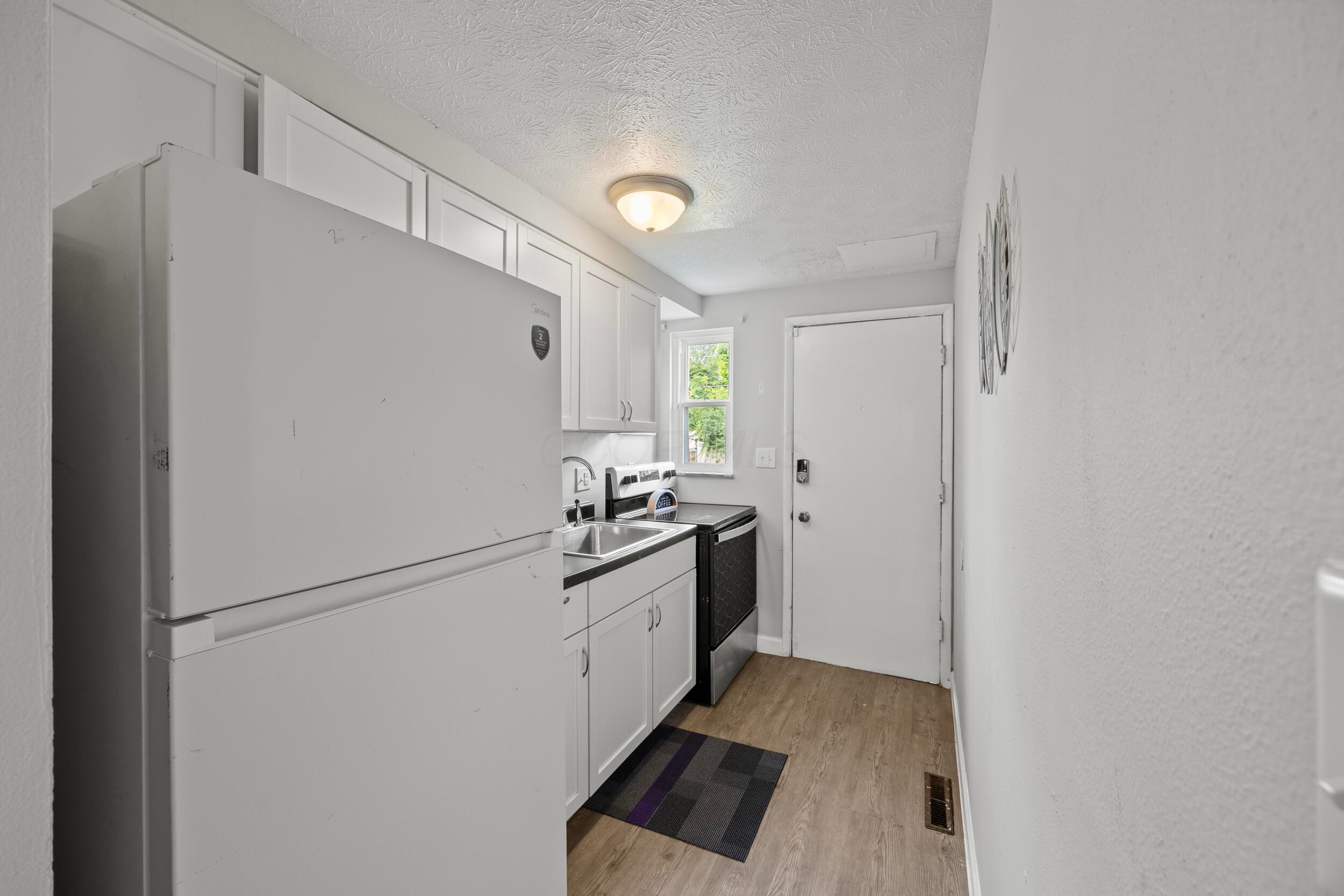 1353 Barnett Road Columbus, OH 43227 - Photo 4 of 8 4x3a7650