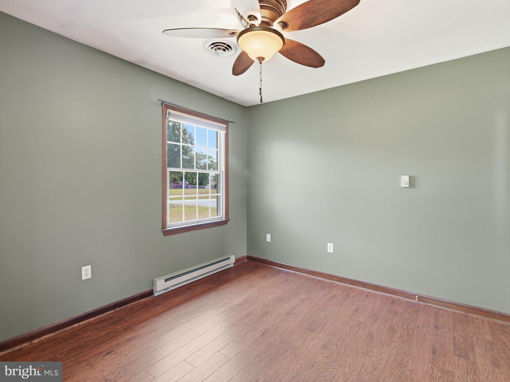 16105 Wright Road Williamsport, MD 21795 - Photo 19 of 43 Bedrooom