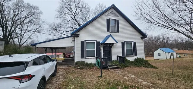 $100,000 | 307 North Oak Street, Urich, MO 64788
