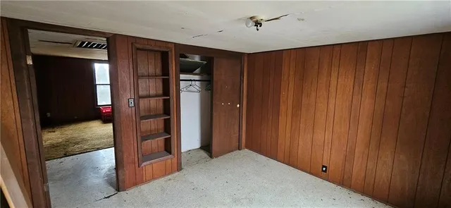 $100,000 | 307 North Oak Street, Urich, MO 64788