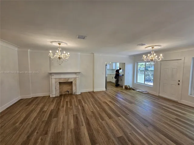 $1,100,000 | 1915 Normandy Drive, Miami Beach, FL 33141