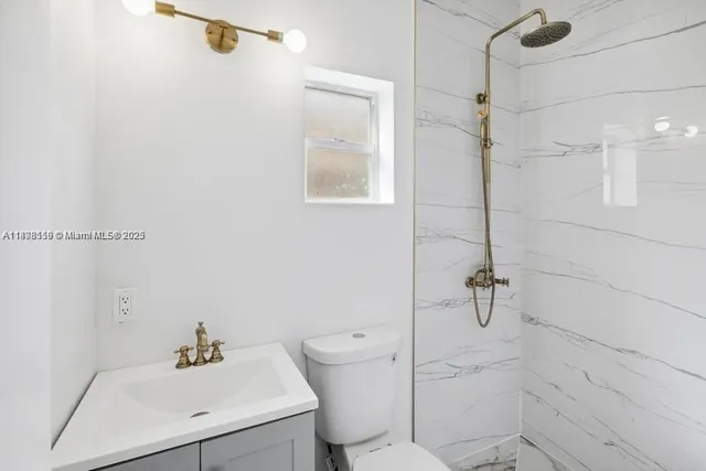 $1,100,000 | 1915 Normandy Drive, Miami Beach, FL 33141