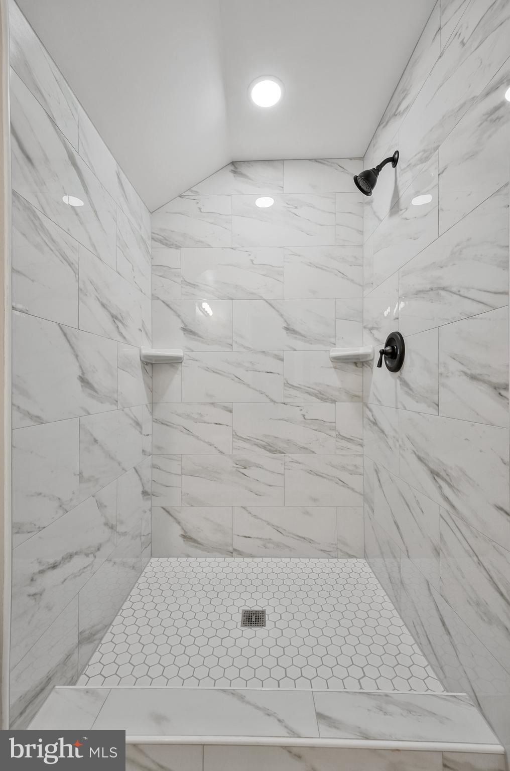 9208 4th Street Lanham, MD 20706 - Photo 19 of 43 BATHROOM