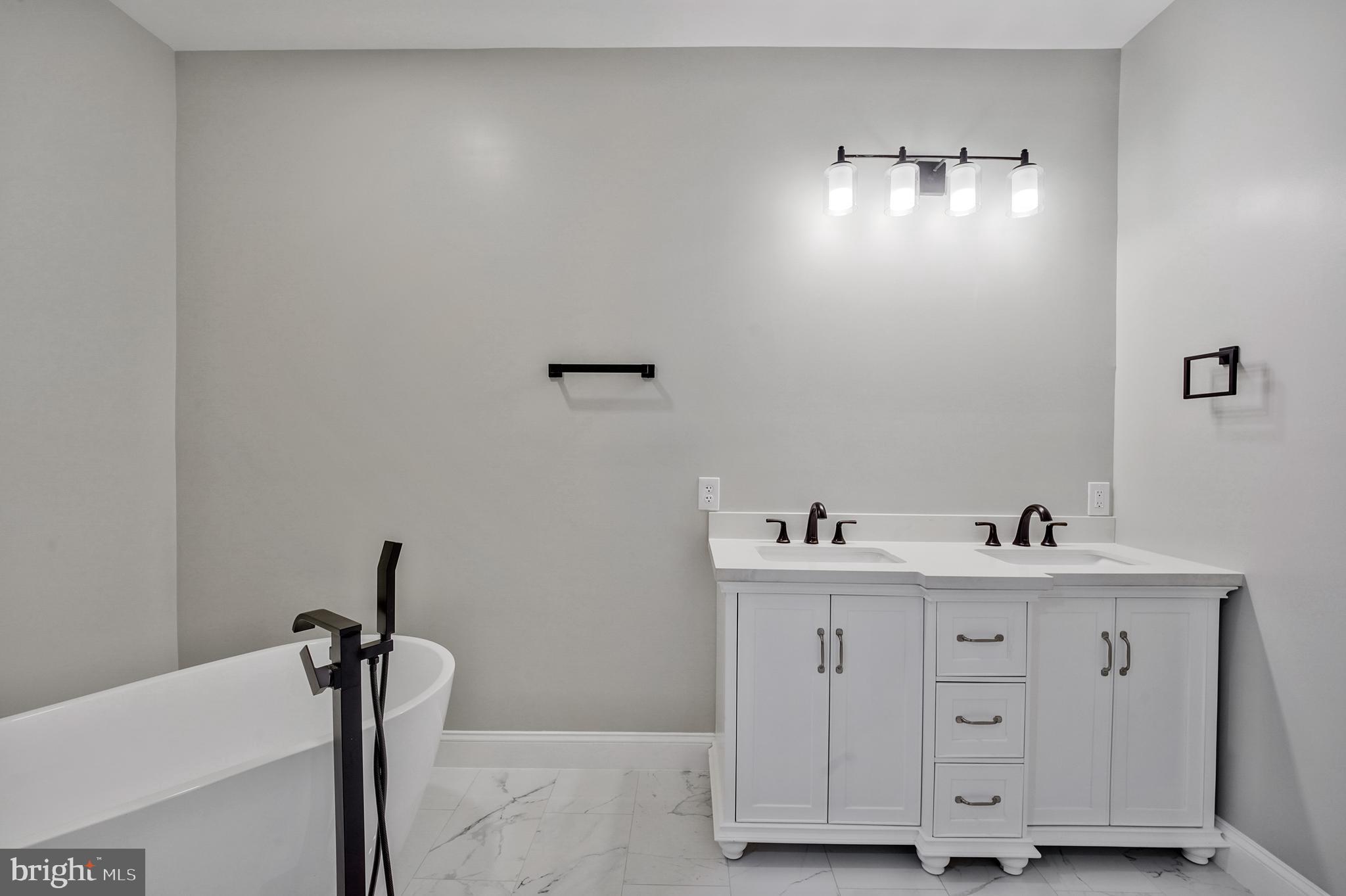 9208 4th Street Lanham, MD 20706 - Photo 41 of 43 DOUBLE SINK MASTER BATH