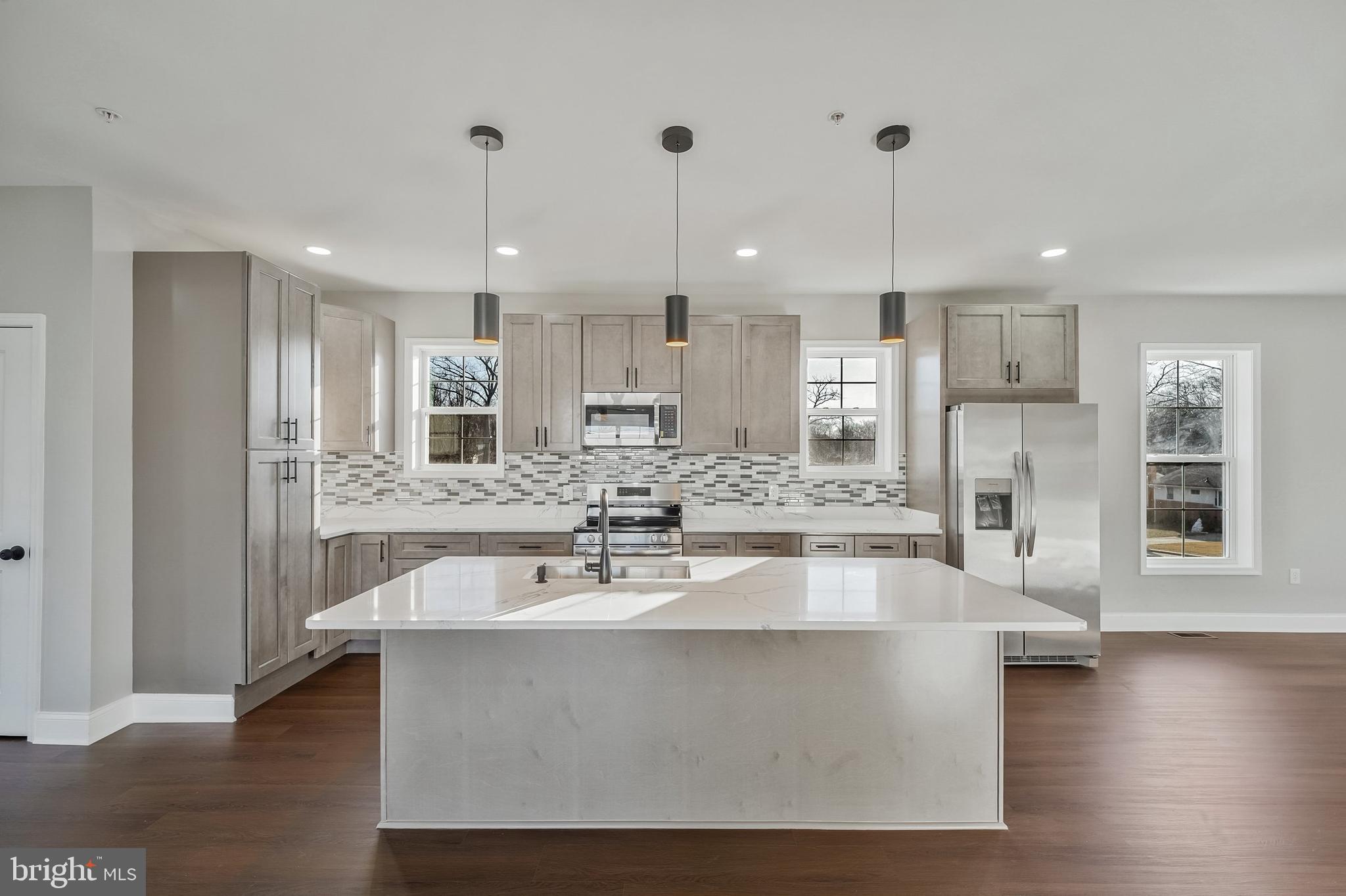 9208 4th Street Lanham, MD 20706 - Photo 8 of 43 KITCHEN