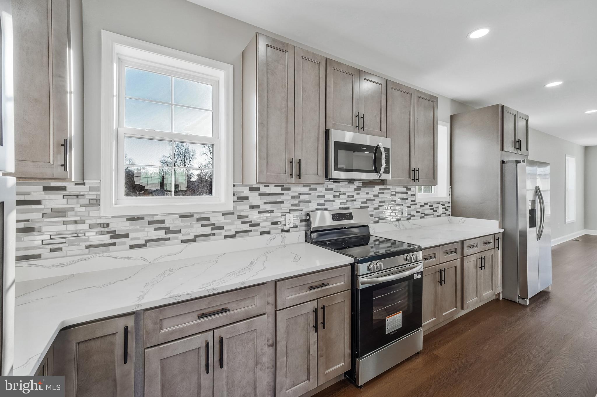 9208 4th Street Lanham, MD 20706 - Photo 10 of 43 KITCHEN