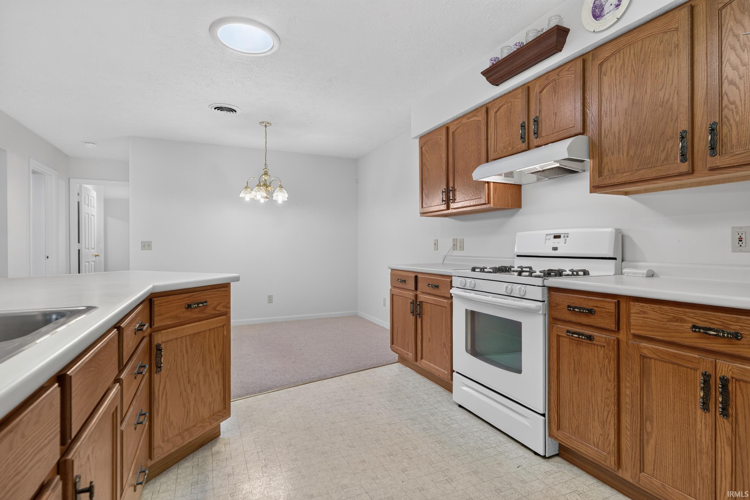 820 Walnut Ridge West Logansport, IN 46947 - Photo 7 of 21