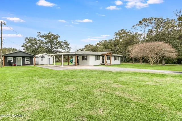$399,999 | 5611 Sugar Oaks Road, New Iberia, LA 70563