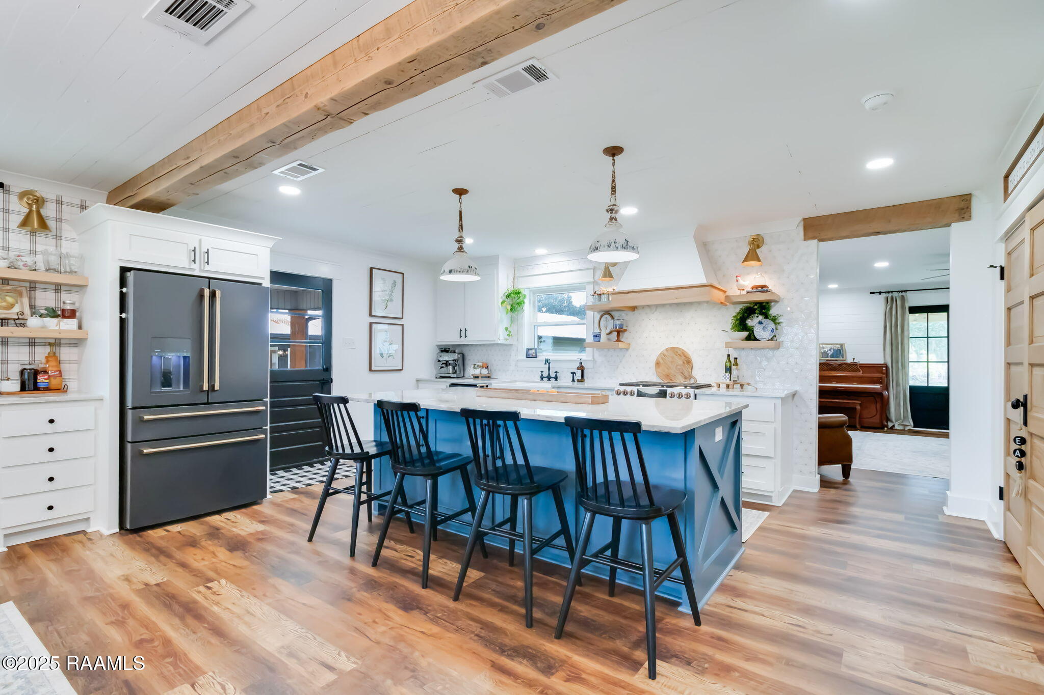 5611 Sugar Oaks Road New Iberia, LA 70563 - Photo 4 of 30 10-web-or-mls-5611 Sugar Oaks-23