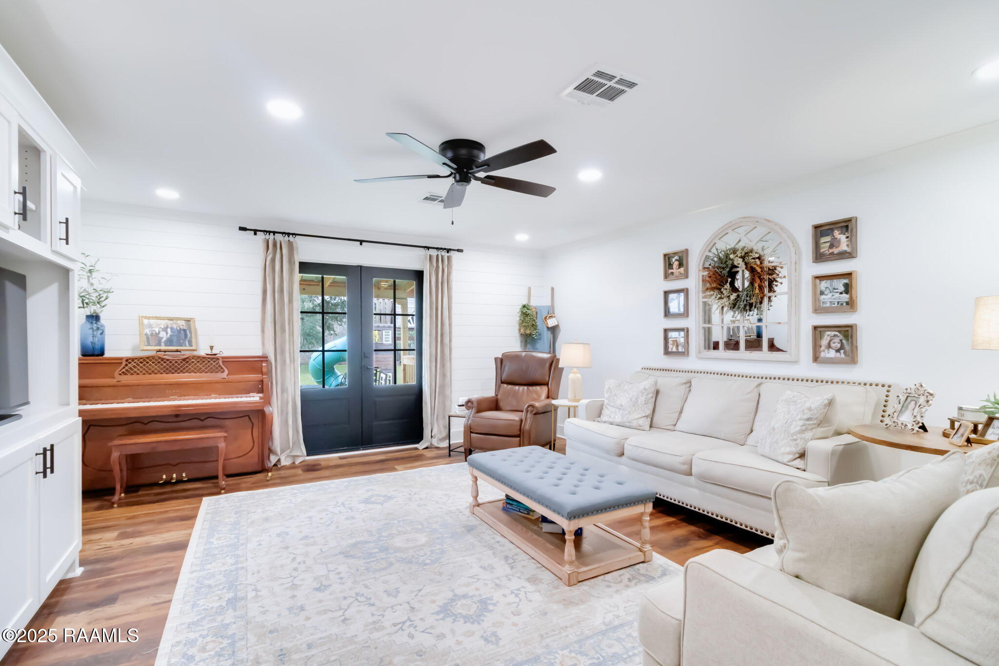 5611 Sugar Oaks Road New Iberia, LA 70563 - Photo 7 of 30 13-web-or-mls-5611 Sugar Oaks-10