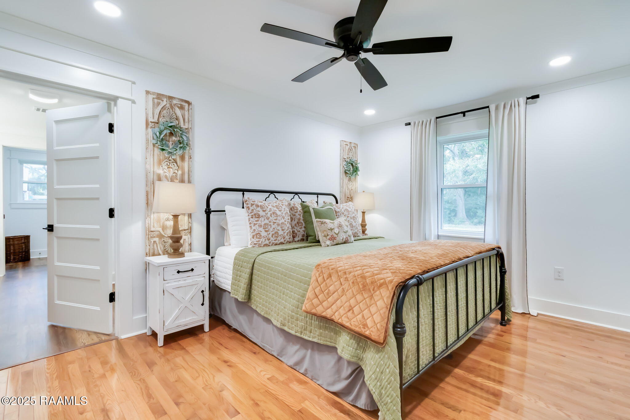 5611 Sugar Oaks Road New Iberia, LA 70563 - Photo 10 of 30 16-web-or-mls-5611 Sugar Oaks-14