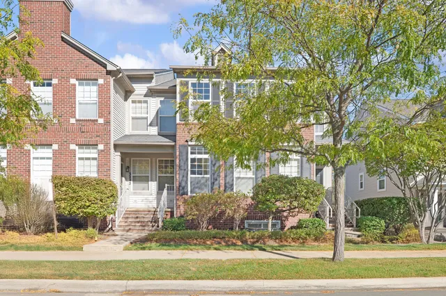 $284,900 | 3238 Johanna Ware West, Wixom, MI 48393