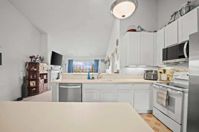 $284,900 | 3238 Johanna Ware West, Wixom, MI 48393