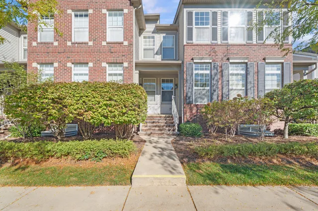 $284,900 | 3238 Johanna Ware West, Wixom, MI 48393