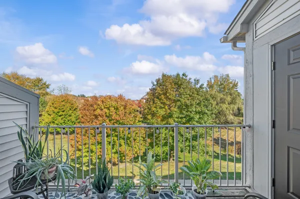 $284,900 | 3238 Johanna Ware West, Wixom, MI 48393