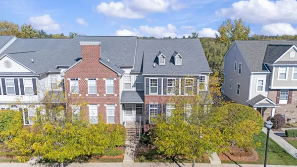 $284,900 | 3238 Johanna Ware West, Wixom, MI 48393