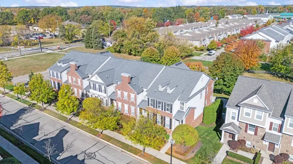 $284,900 | 3238 Johanna Ware West, Wixom, MI 48393