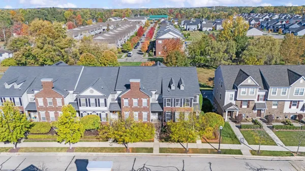 $284,900 | 3238 Johanna Ware West, Wixom, MI 48393