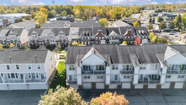 $284,900 | 3238 Johanna Ware West, Wixom, MI 48393