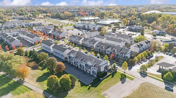 $284,900 | 3238 Johanna Ware West, Wixom, MI 48393