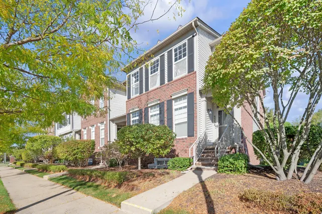 $284,900 | 3238 Johanna Ware West, Wixom, MI 48393