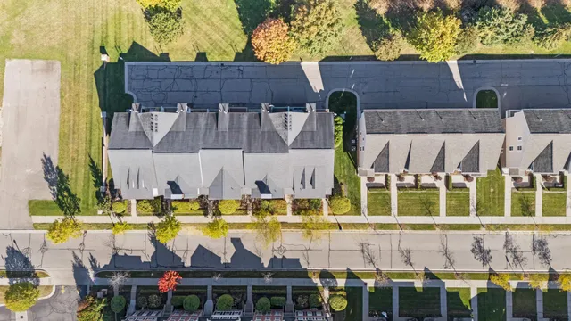 $284,900 | 3238 Johanna Ware West, Wixom, MI 48393