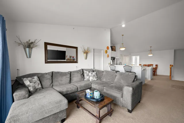 $284,900 | 3238 Johanna Ware West, Wixom, MI 48393