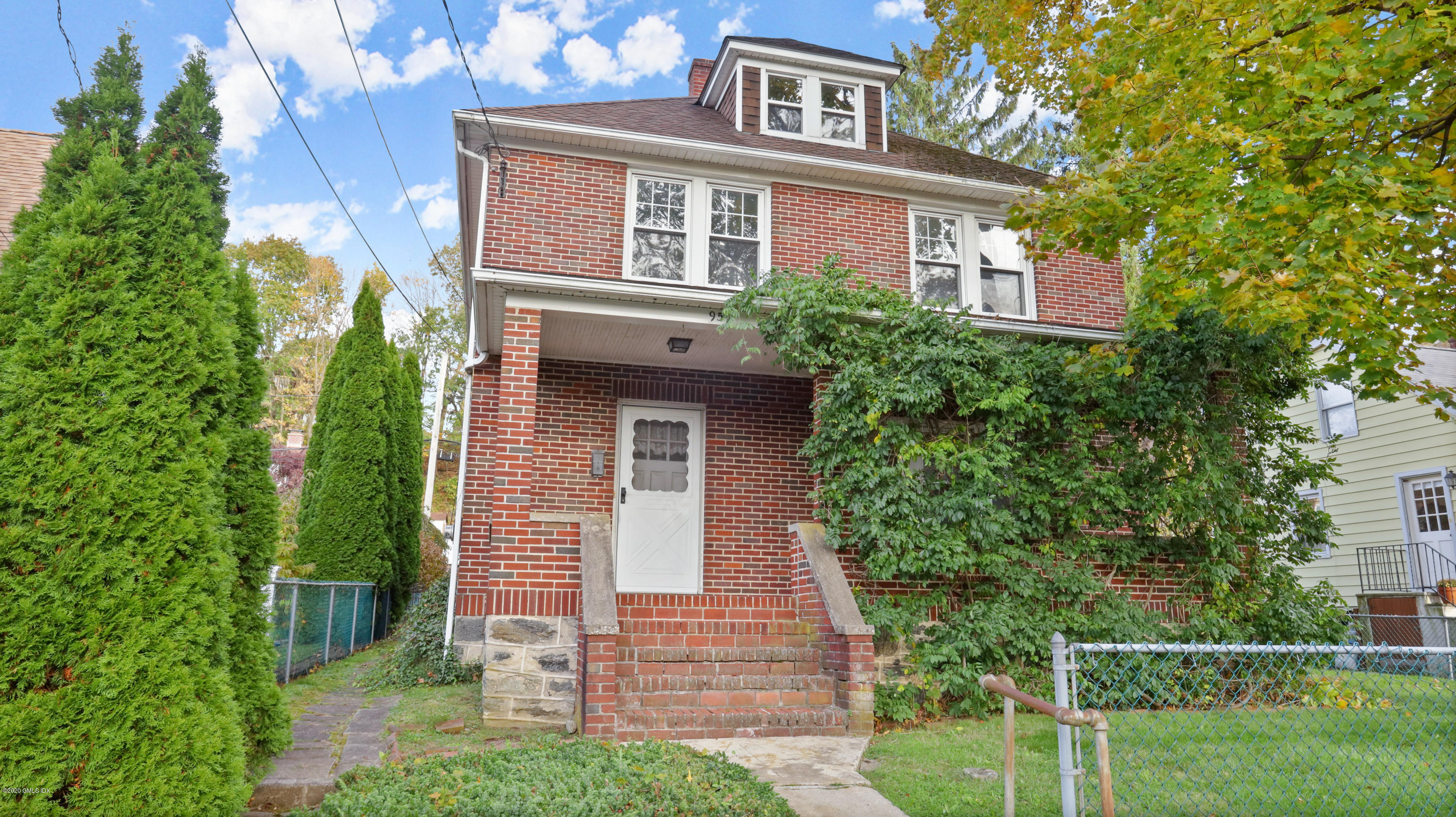 95 Pemberwick Road Greenwich, CT 06831 - Photo 1 of 27 95 Pemberwick Rd Greenwich CT-print-024-