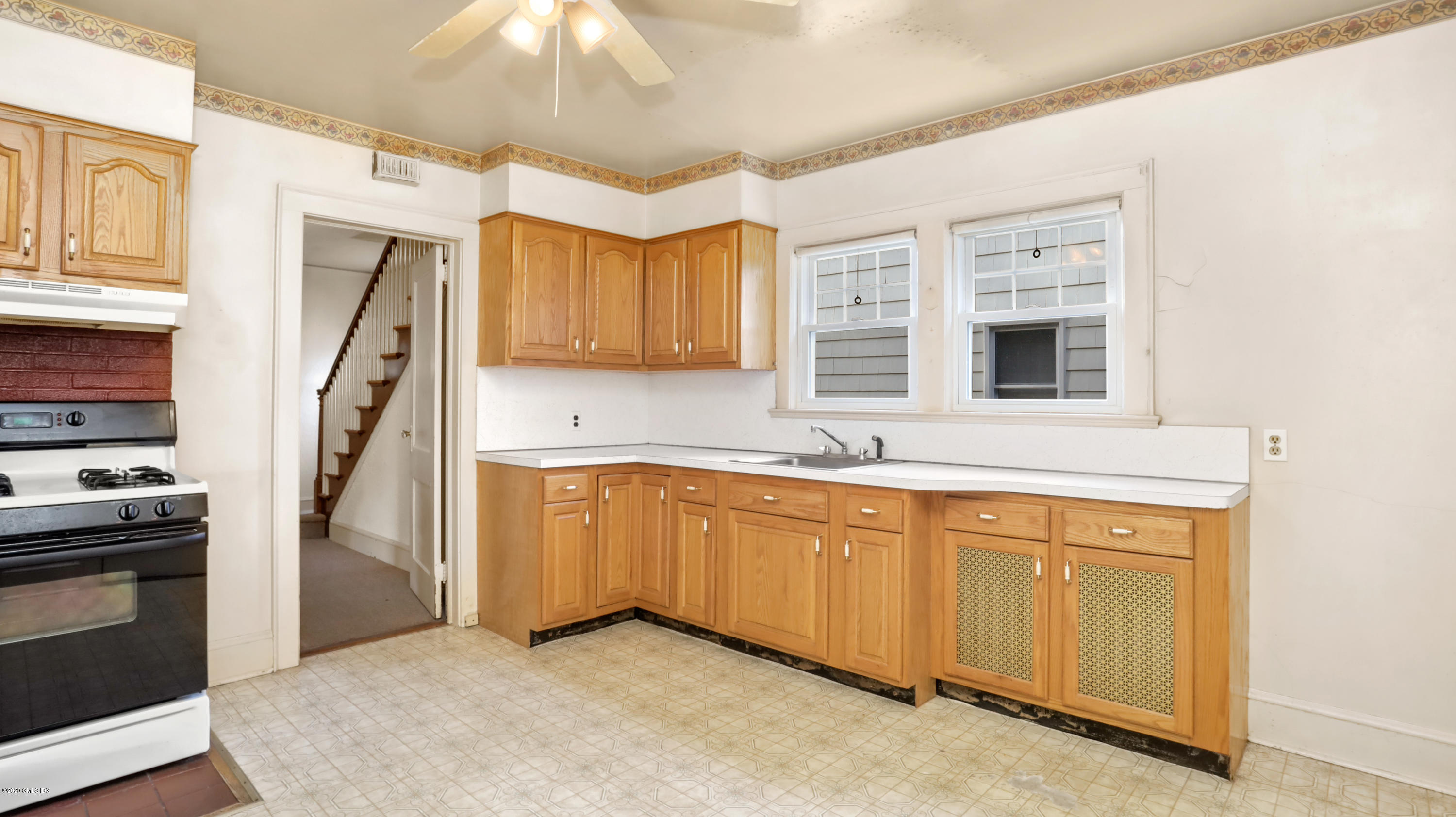 95 Pemberwick Road Greenwich, CT 06831 - Photo 16 of 27 95 Pemberwick Rd Greenwich CT-print-011-