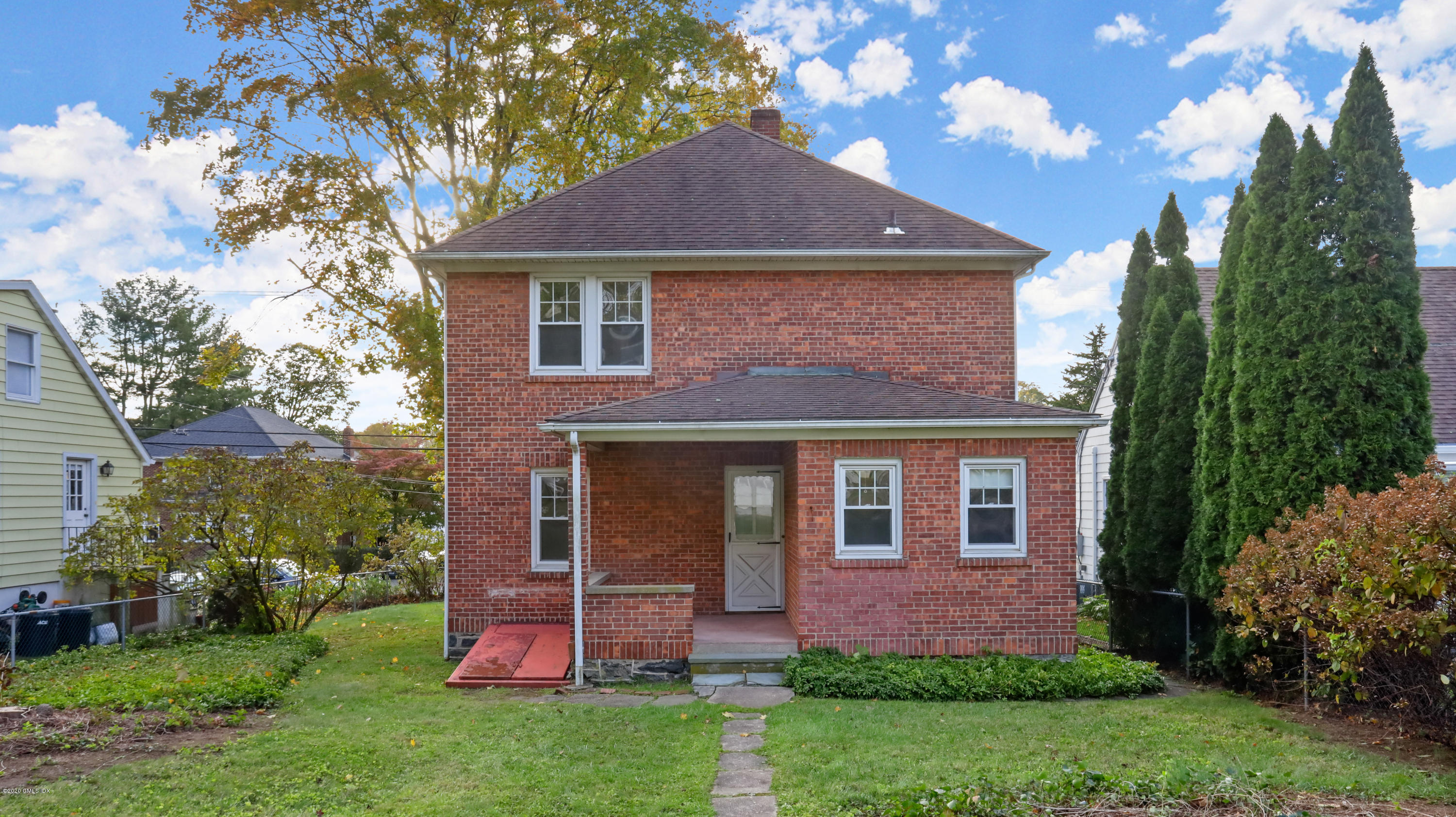 95 Pemberwick Road Greenwich, CT 06831 - Photo 3 of 27 95 Pemberwick Rd Greenwich CT-print-029-