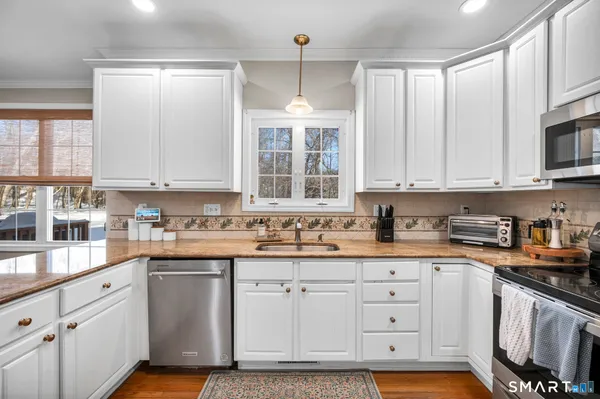 $865,000 | 14 Briar Road, Bethany, CT 06524