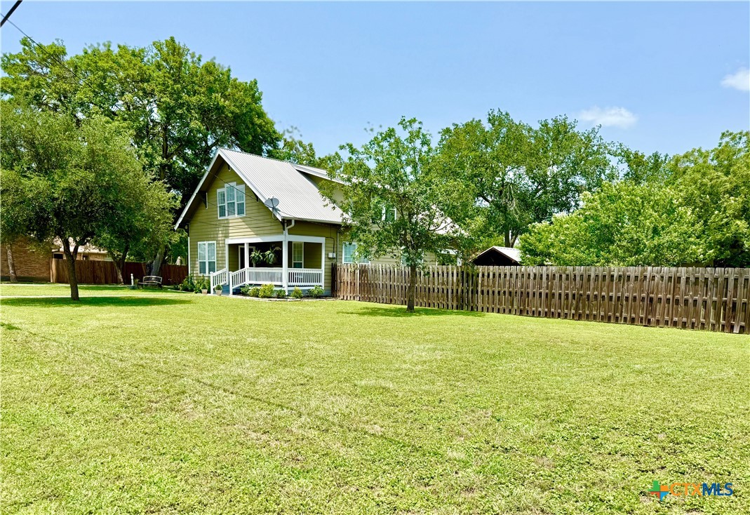 602 North Ridge Street Hallettsville, TX 77964 - Photo 3 of 47