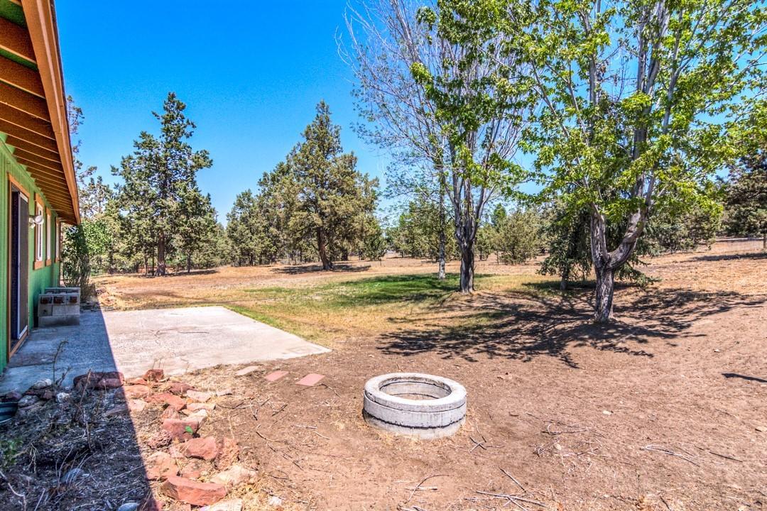 274 Southeast Hering Road Madras, OR 97741 - Photo 23 of 31 009