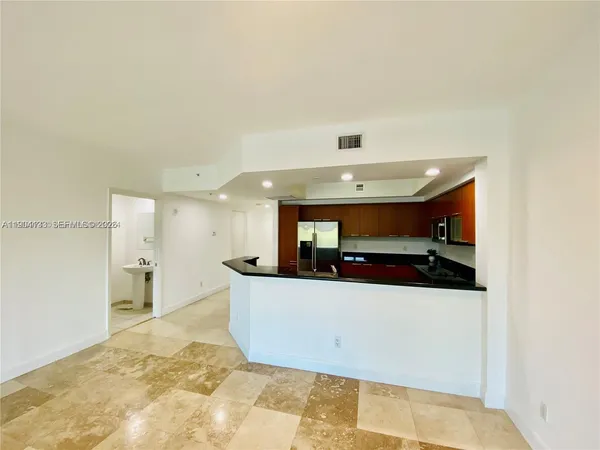$3,000 | 14951 Royal Oaks Lane, Unit 405, North Miami, FL 33181