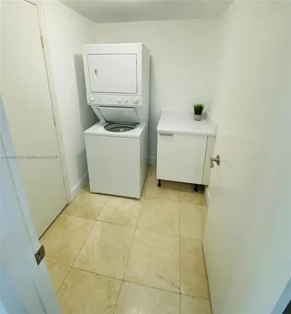$3,000 | 14951 Royal Oaks Lane, Unit 405, North Miami, FL 33181