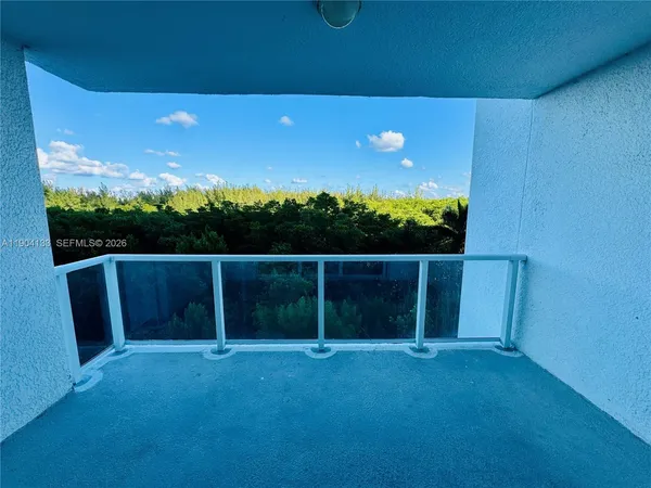 $3,000 | 14951 Royal Oaks Lane, Unit 405, North Miami, FL 33181