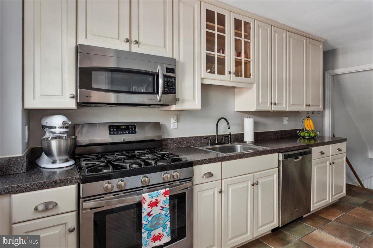 232 Blenheim Road Baltimore, MD 21212 - Photo 13 of 33