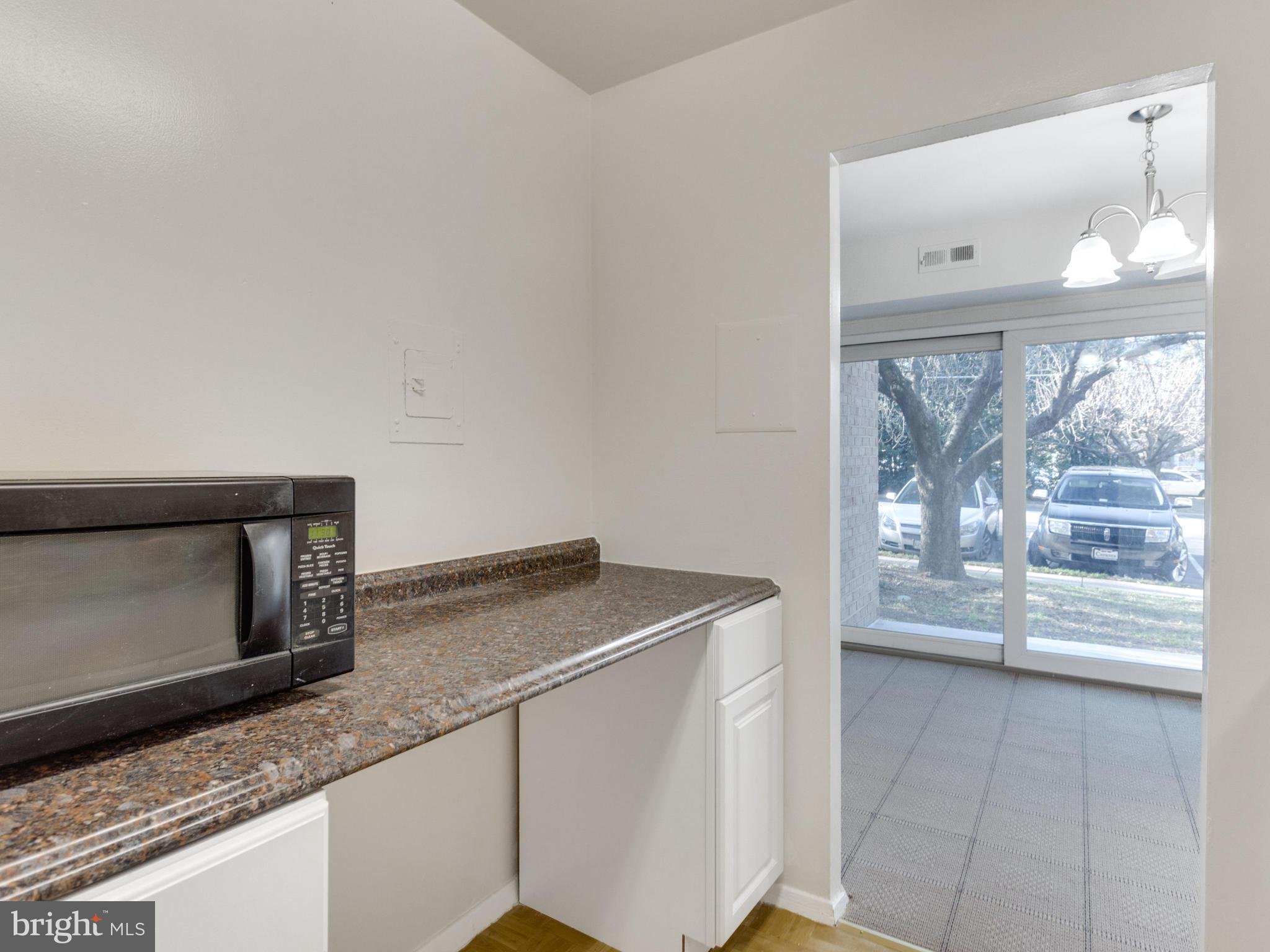 2911 Charing Cross Road, Unit 5 Falls Church, VA 22042 - Photo 9 of 22 Kitchen