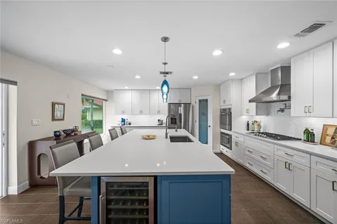 $1,150,000 | 1960 Imperial Golf Course Boulevard, Naples, FL 34110