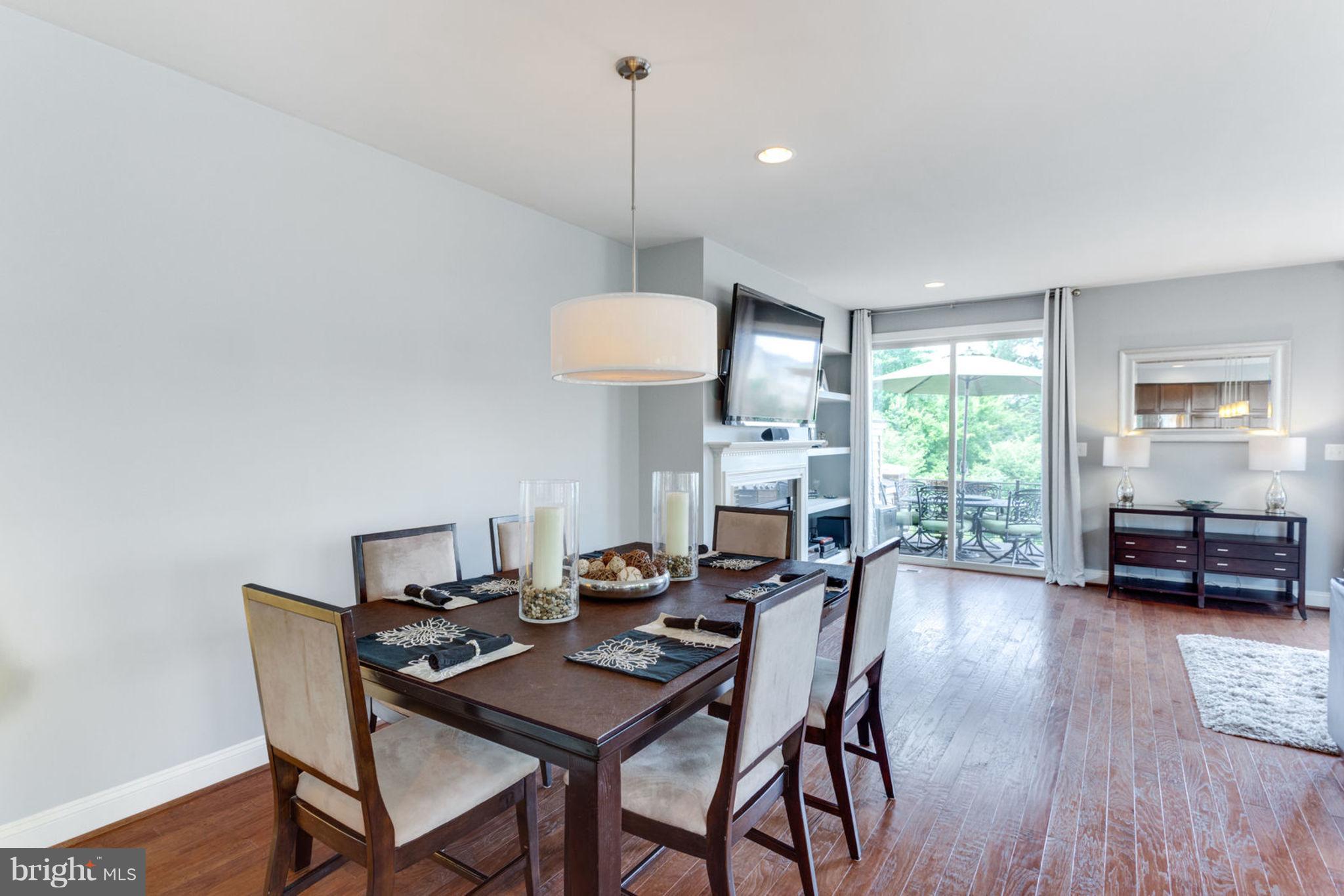 42270 Rhett Drive Ashburn, VA 20148 - Photo 12 of 30 Dining Room
