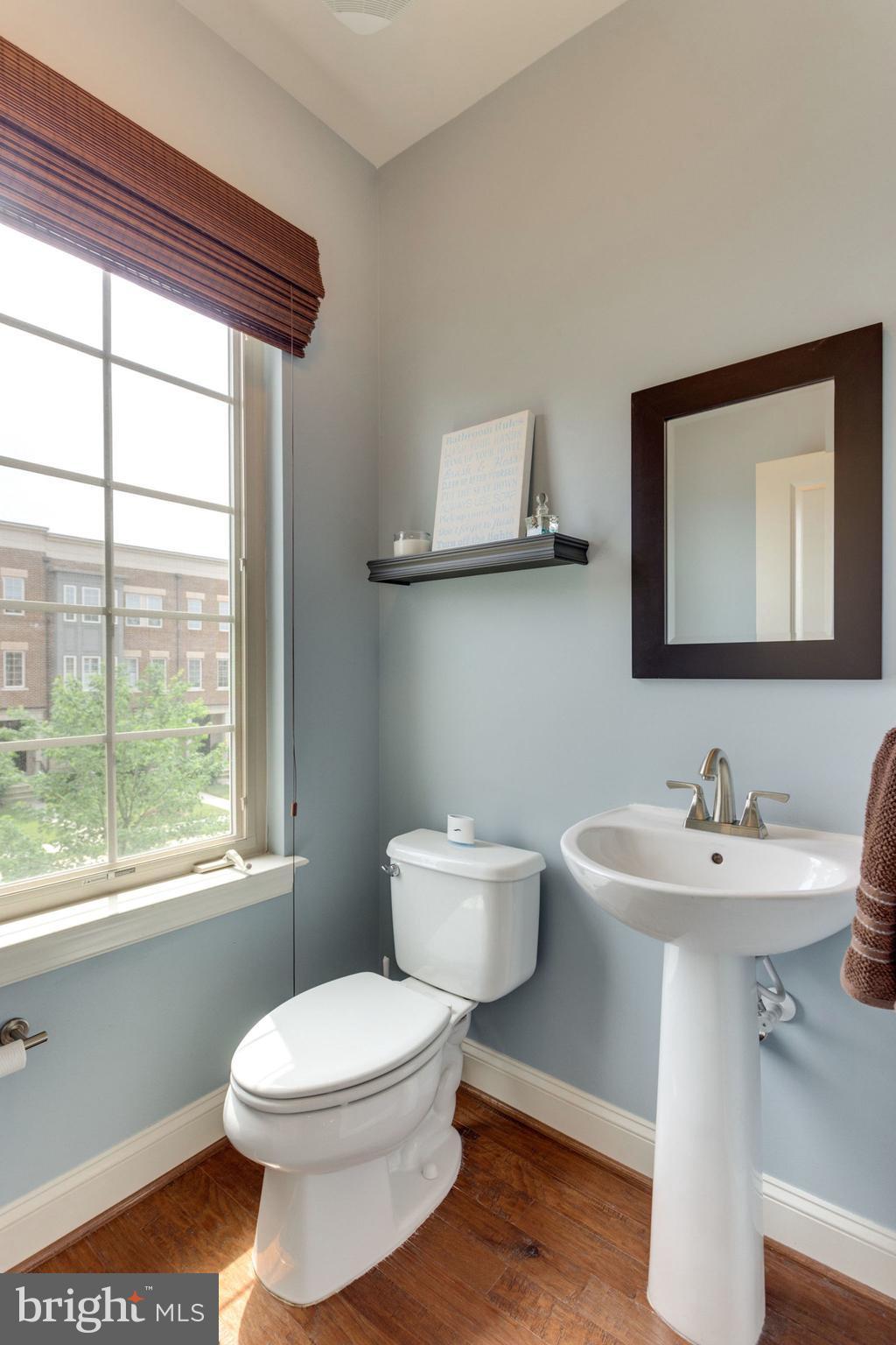42270 Rhett Drive Ashburn, VA 20148 - Photo 16 of 30 Bath