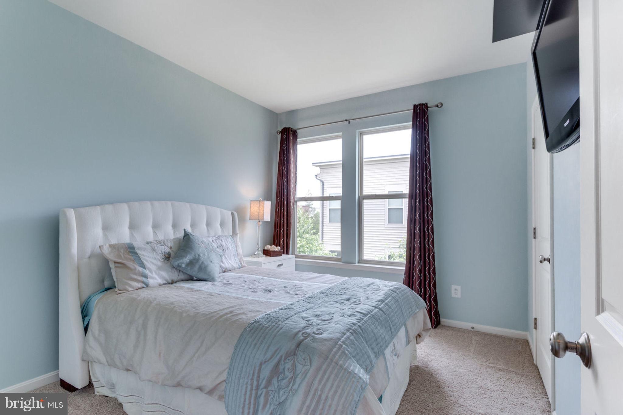 42270 Rhett Drive Ashburn, VA 20148 - Photo 19 of 30 Bedroom