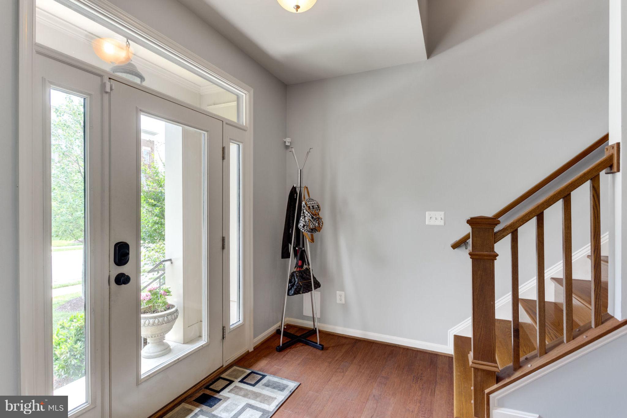 42270 Rhett Drive Ashburn, VA 20148 - Photo 3 of 30 Interior (General)