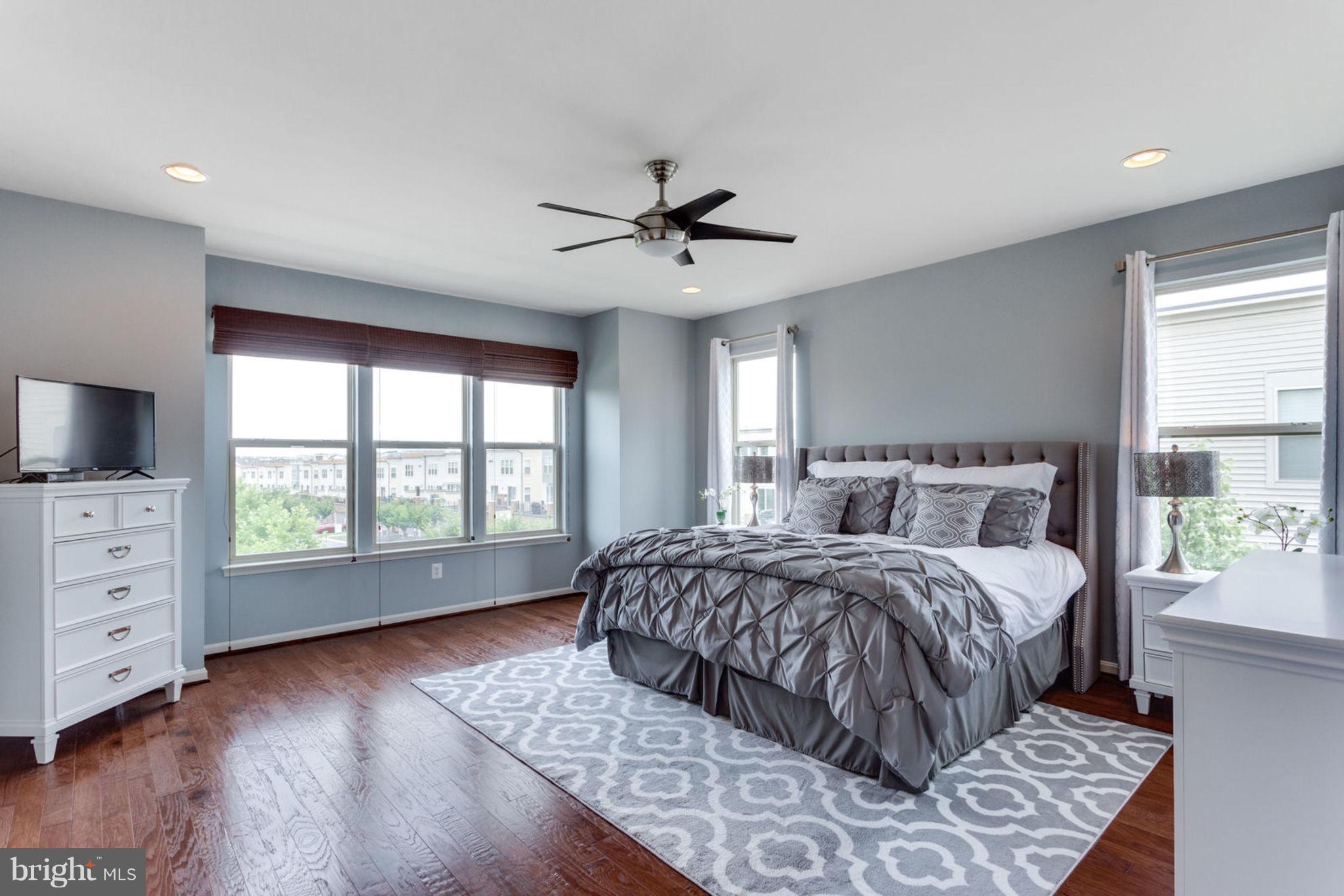 42270 Rhett Drive Ashburn, VA 20148 - Photo 21 of 30 Bedroom (Master)